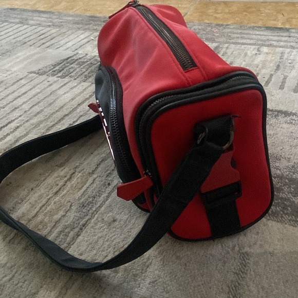 Guess Purse - Picture 3 of 3